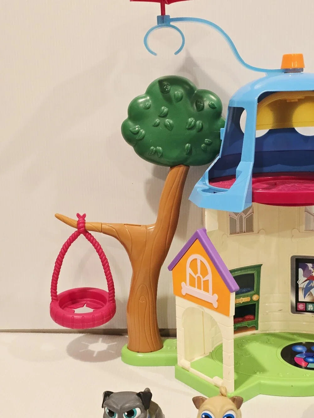 Disney Junior Puppy Dog Pals Doghouse Playset